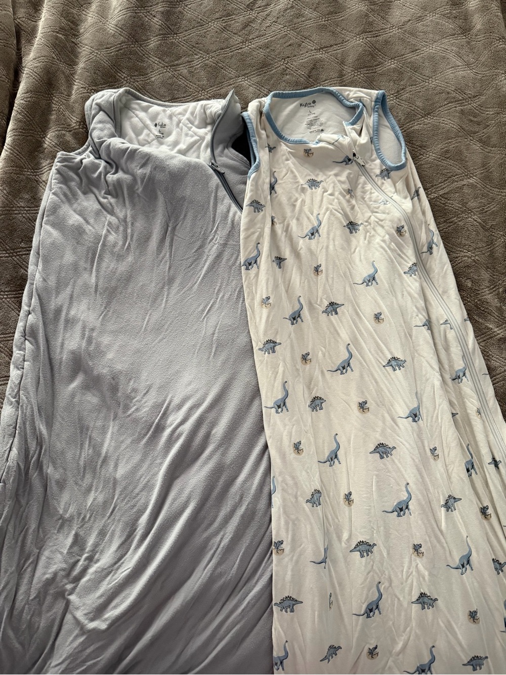 Kyte Baby Sleep Sack Set - Grey & White with Blue Dinosaur Print lg